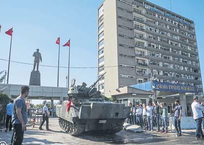 Ankara ve İstanbul hainlere darbeyi vurdu