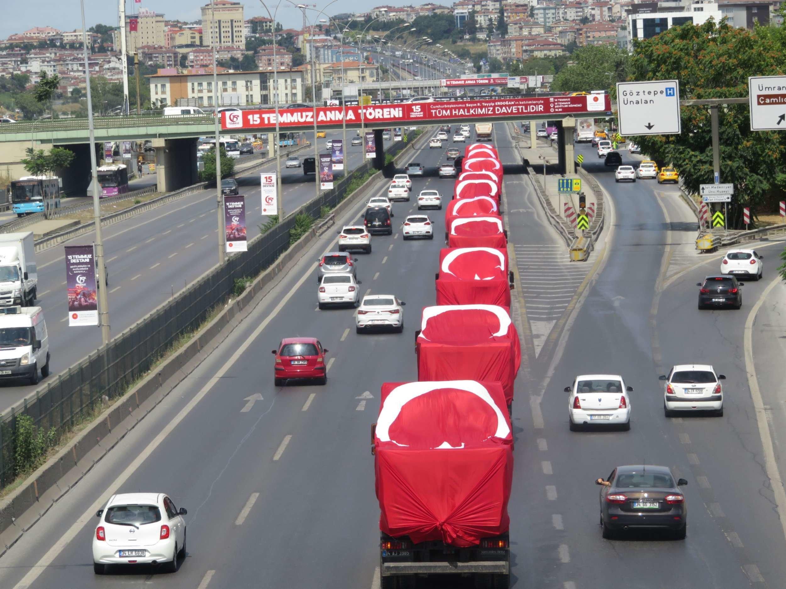 İstanbullular dikkat 15 Temmuz Şehitler Köprüsü trafiğe kapatıldı