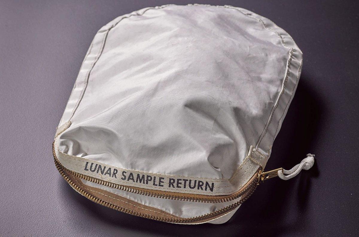 Ay tozlu çanta 1 milyon 800 bin dolara satıldı