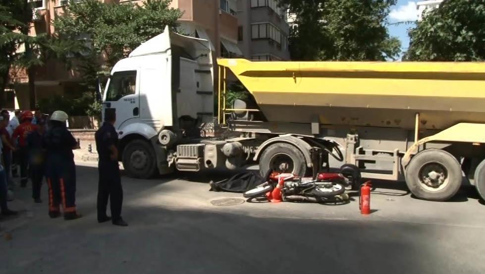 Kadıköy’de hafriyat kamyonu motosikletliyi ezdi