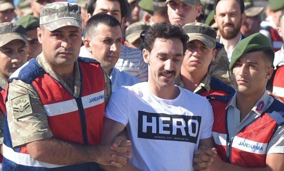 Hero tişörtü giyen hukuk öğrencisi gözaltına alındı, açıklaması şaşırttı