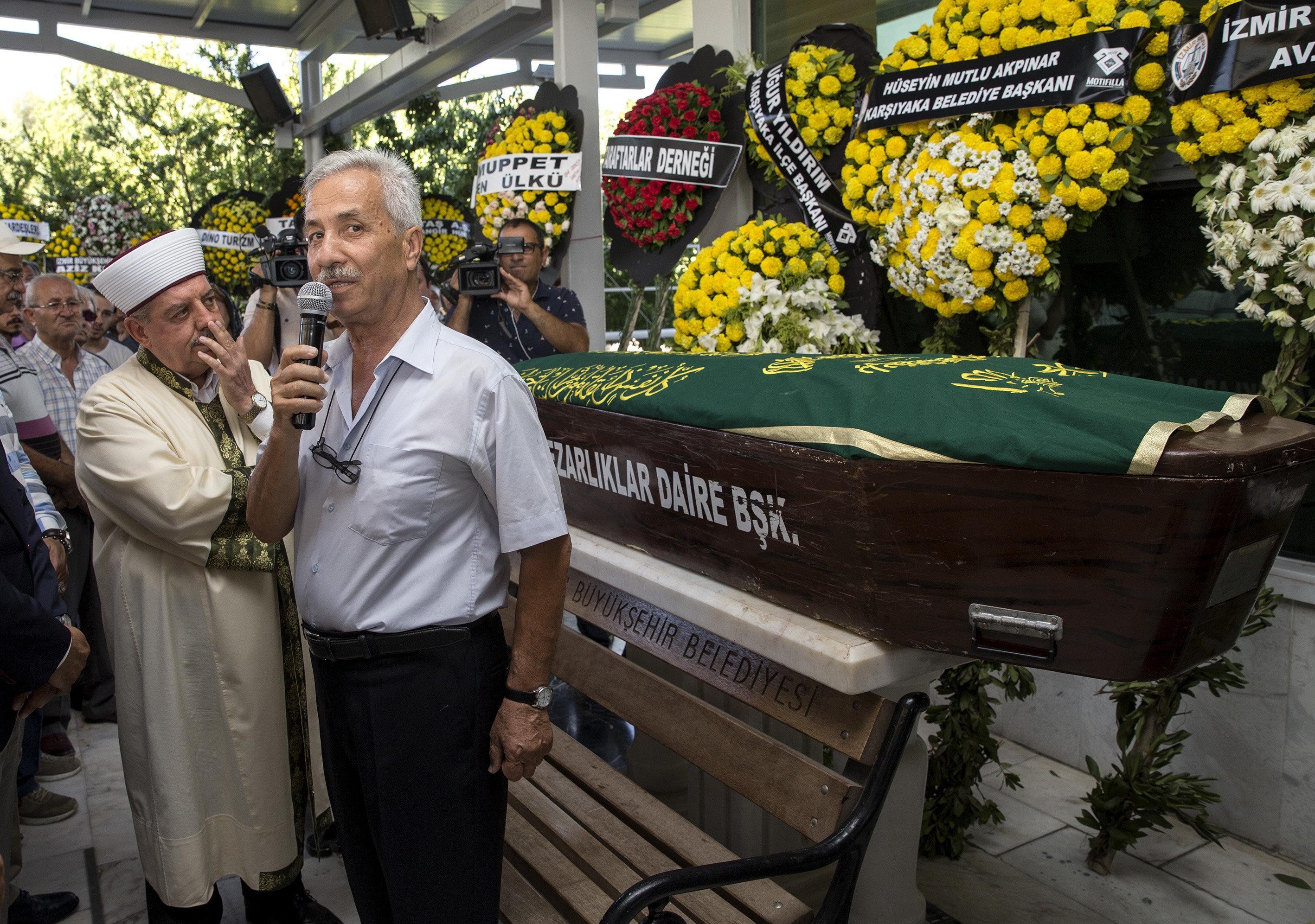 Depremde hayatını kaybeden Sinan Kurtoğlu toprağa verildi