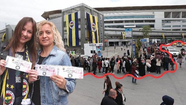 Fenerbahçe Şükrü Saraçoğlunda bilet izdihamı