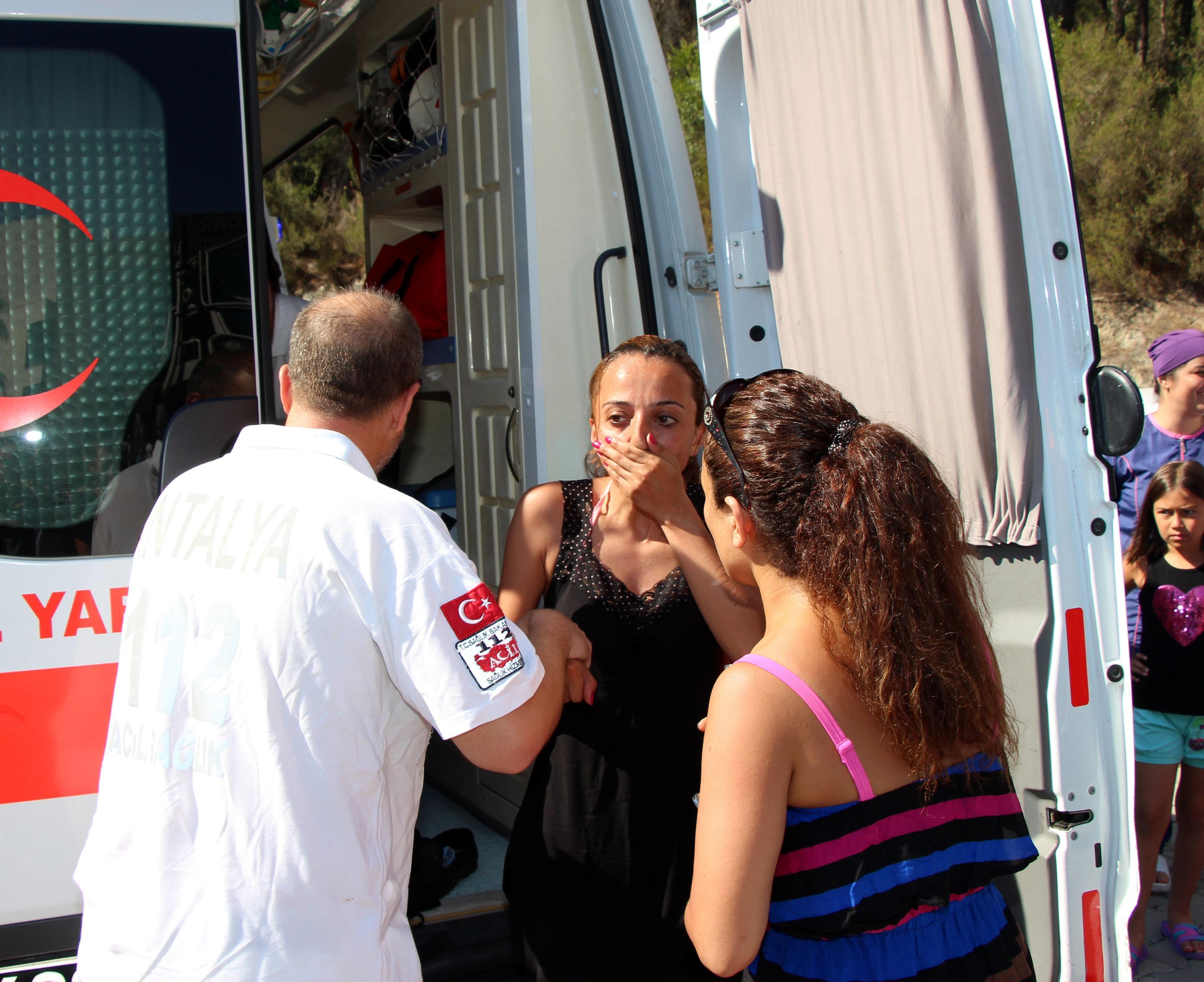 Antalya’da otel yangını 400 kişi tahliye edildi