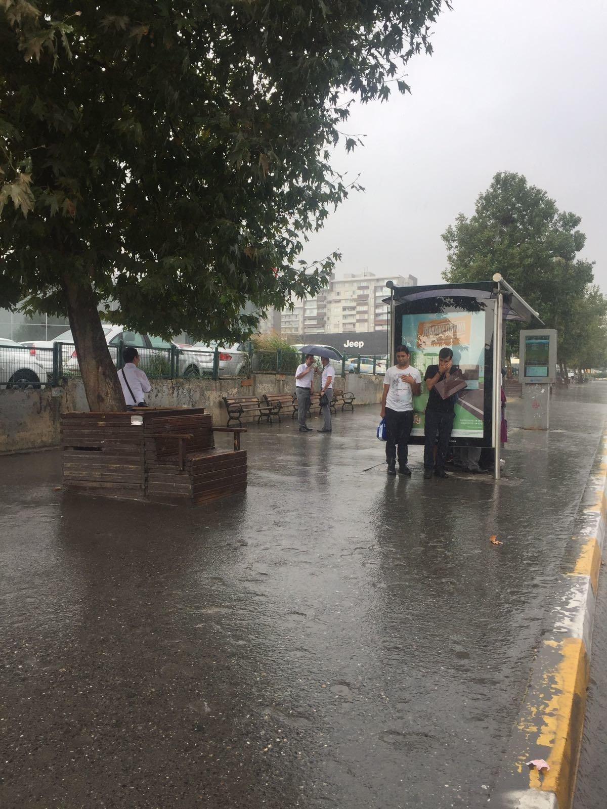 İstanbulda sağanak yağmur etkili oluyor
