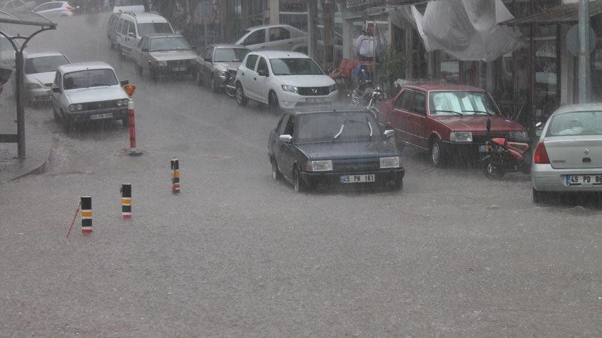 Şiddetli yağış Marmarayı vurdu