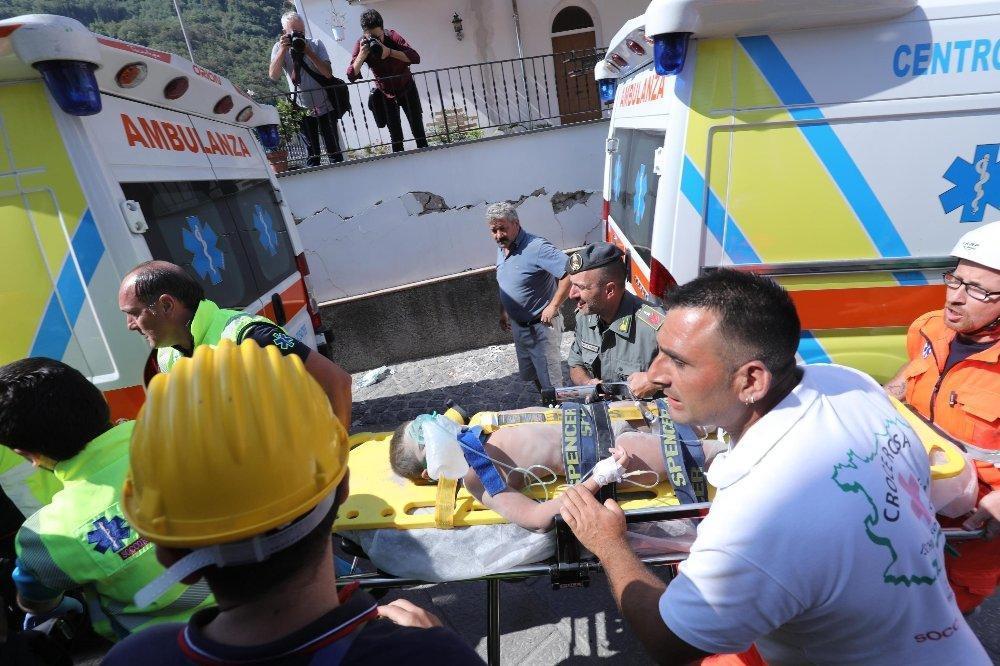 İtalya’da 3 kardeş deprem enkazından sağ kurtarıldı