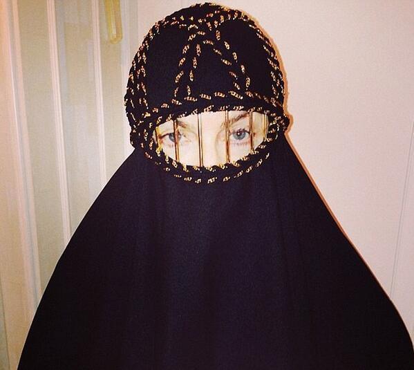 Madonnadan burkalı mesaj