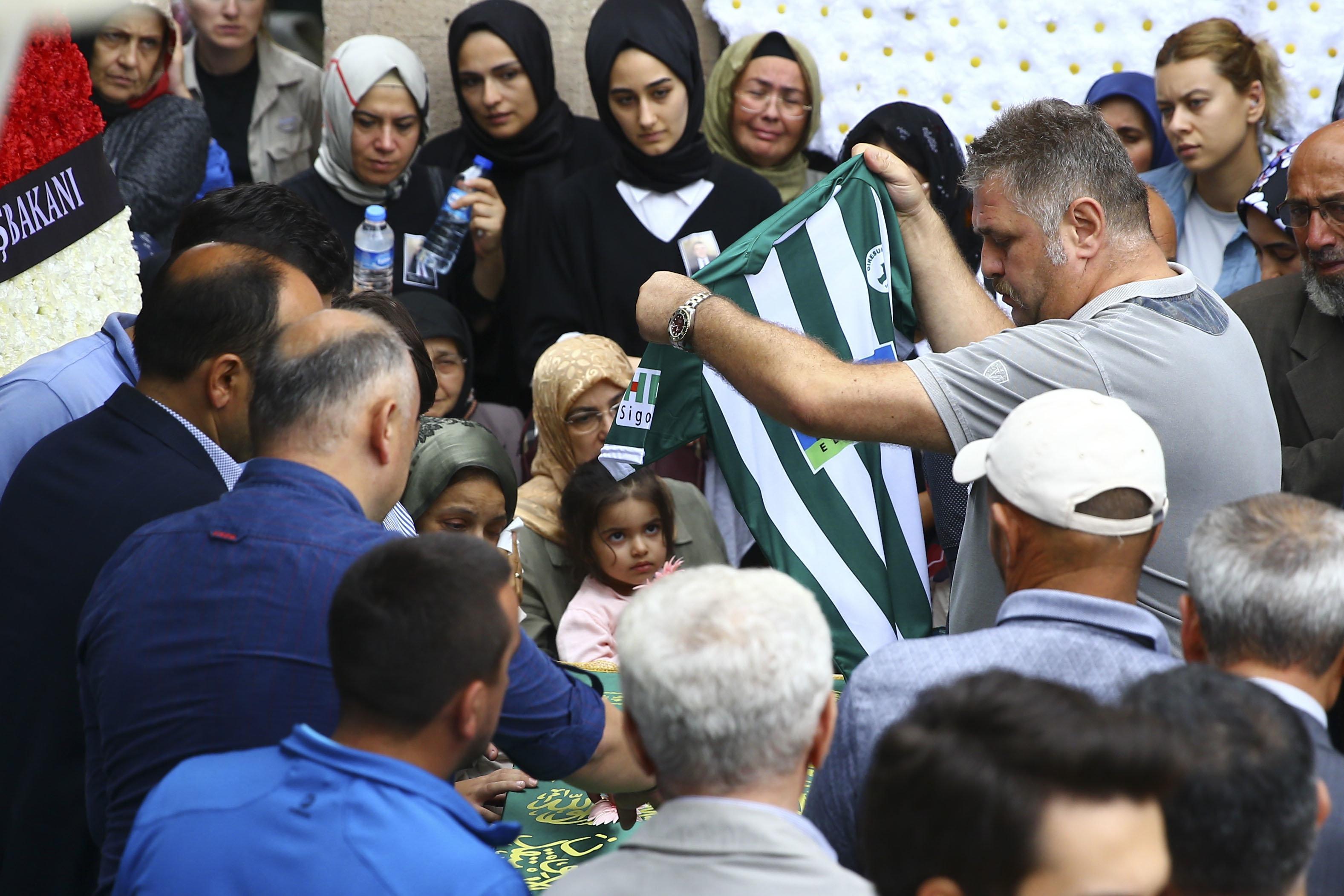 AK Partili İl Başkanı Hasan Ali Tütüncü son yolculuğuna uğurlandı