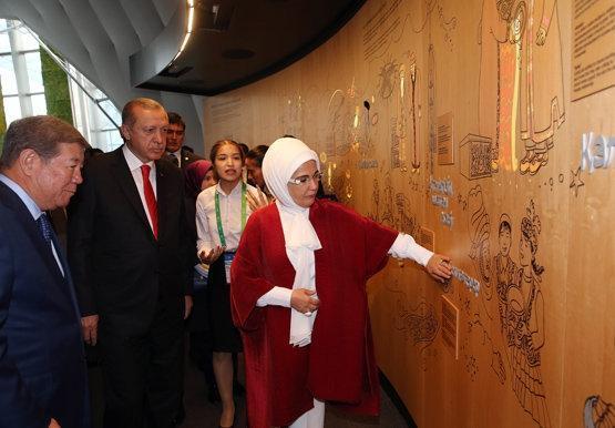 Cumhurbaşkanı Erdoğan, Kazakistanda Hazret Sultan Camisini ziyaret etti