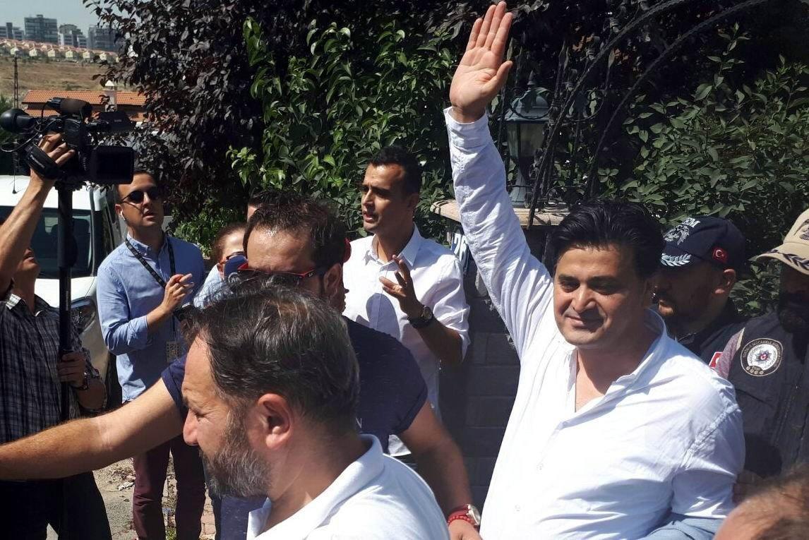 CHP lideri Kılıçdaroğlunun avukatı FETÖden gözaltına alındı