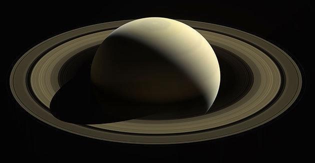 Uzay aracı Cassini Satürne ölüm dalışı yaparak kendini yok etti