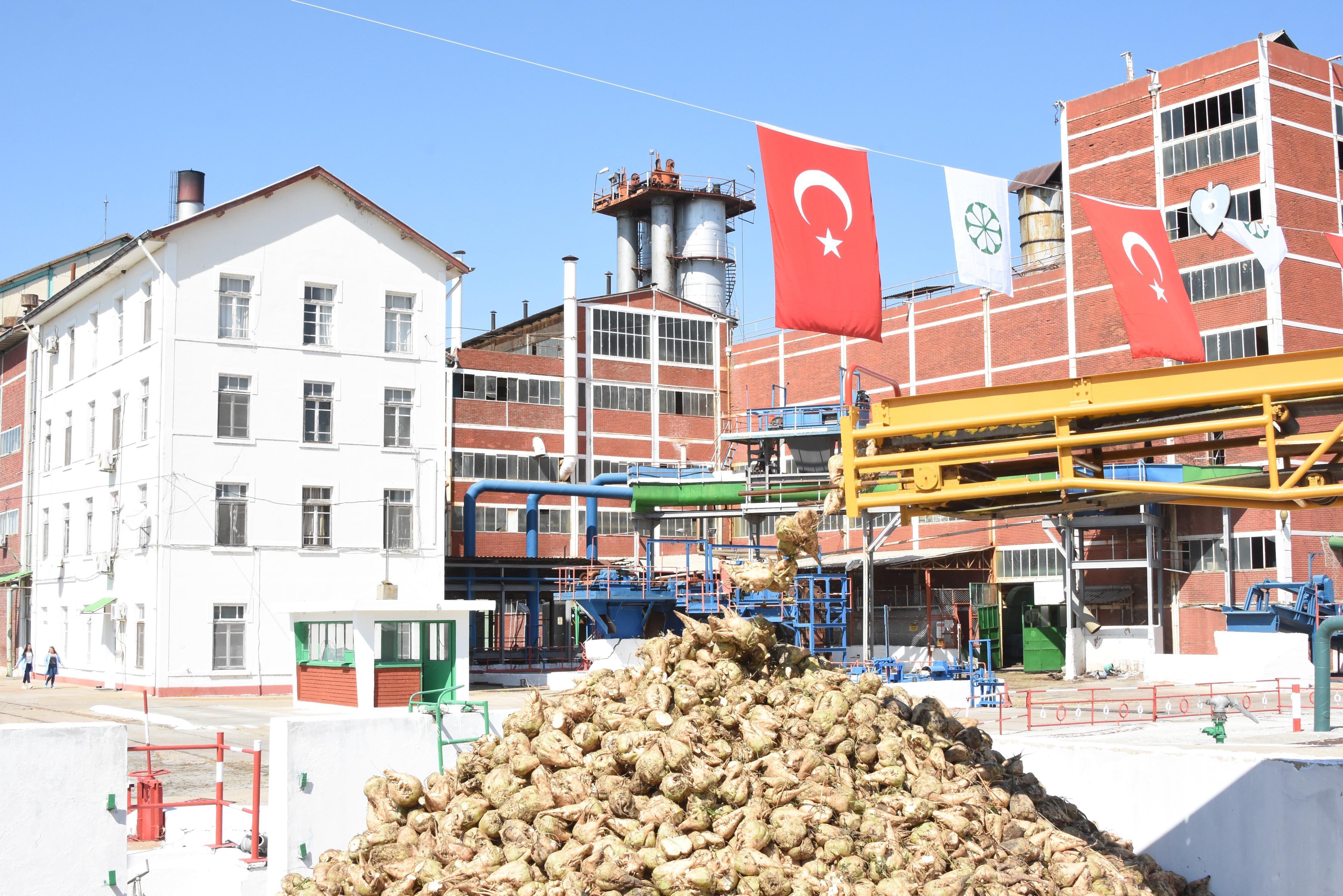Atatürkün kurduğu Alpullu Şeker Fabrikası yeniden üretime geçti
