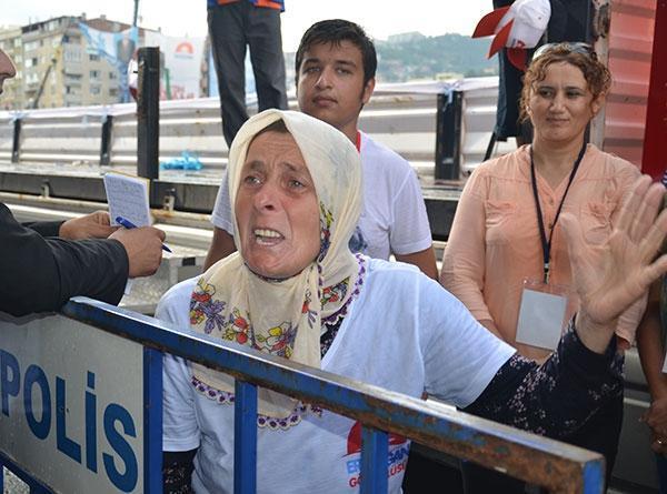Erdoğana ulaşamayınca hüngür hüngür ağladı