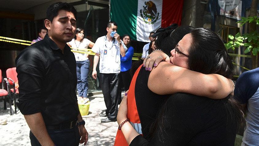 Meksikada şiddetli deprem 32 yıl sonra aynı gün depremi yaşadılar