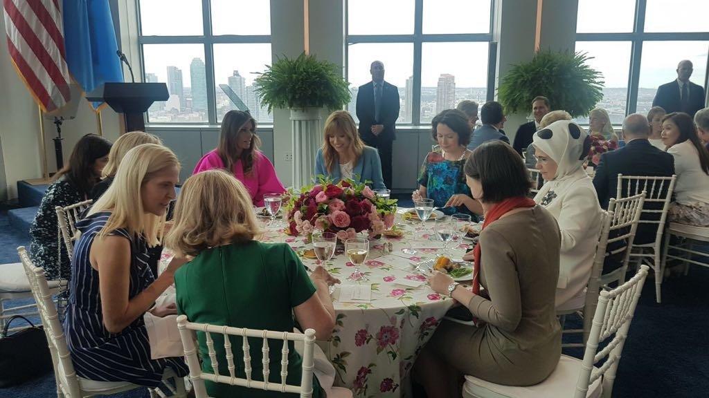Emine Erdoğan, Melania Trump’ın yemek davetine katıldı