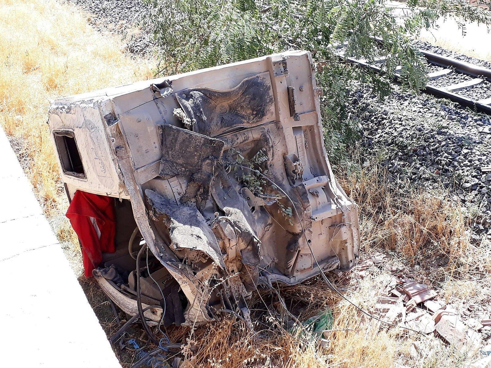 Elazığda freni patlayan kamyon trene çarptı