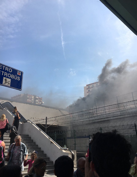 İstanbul Şirinevler metro istasyonunda yangın