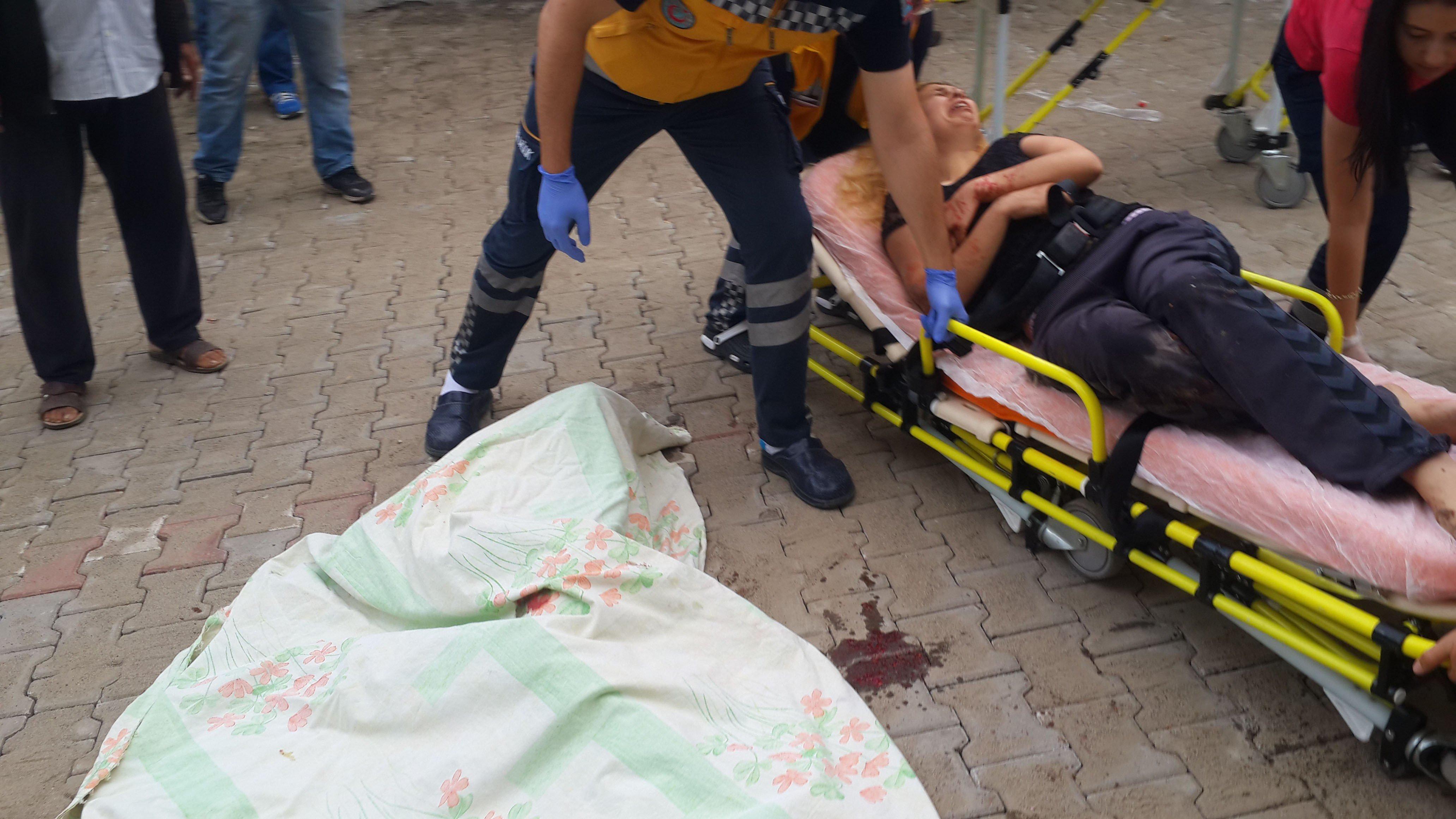 Balıkesirde anne ve kızına silahlı saldırı