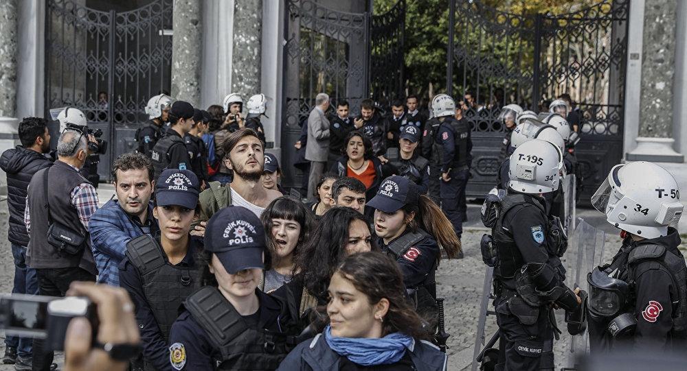 İstanbul Üniversitesindeki 10 Ekim anmasına polis müdahalesi: 67 gözaltı