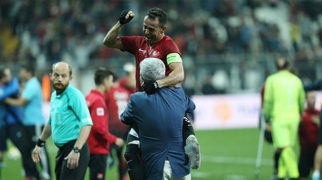 Osman Çakmak: Mayın bacağımı aldı ama bana da kupayı verdi