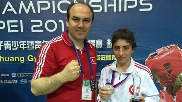 Milli boksör Beyza Saraçoğlu dünya ikincisi oldu
