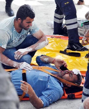 İnşaat iskelesi çöktü: 5 işçi yaralandı