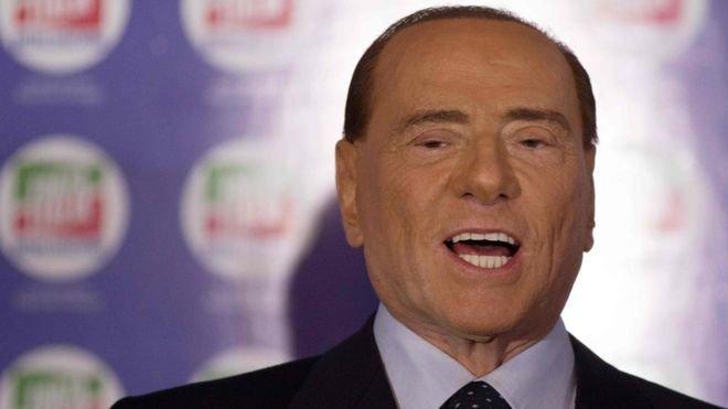 Berlusconi ve belden aşağı esprileri geri döndü