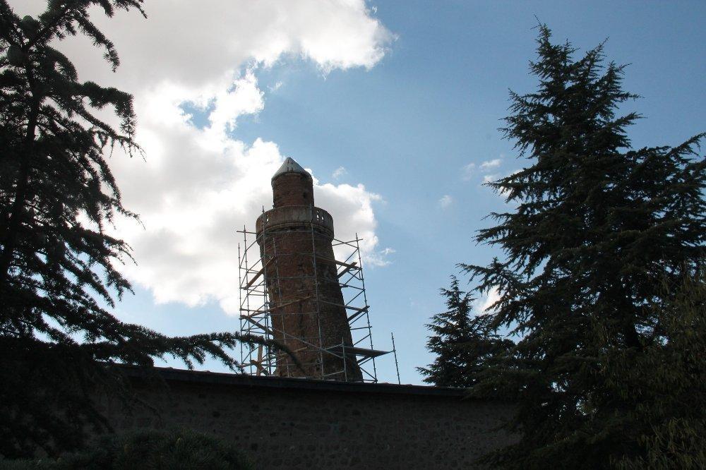 Pisa Kulesi’nden daha eğik olan Harput Ulu Cami korunma altına alınıyor