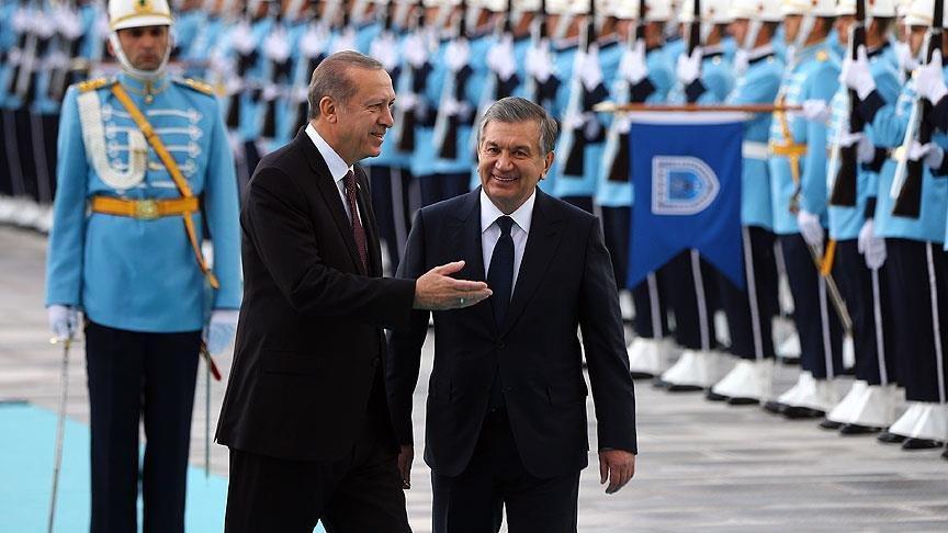 Cumhurbaşkanı Erdoğan, Mirziyoyevi resmi törenle karşıladı