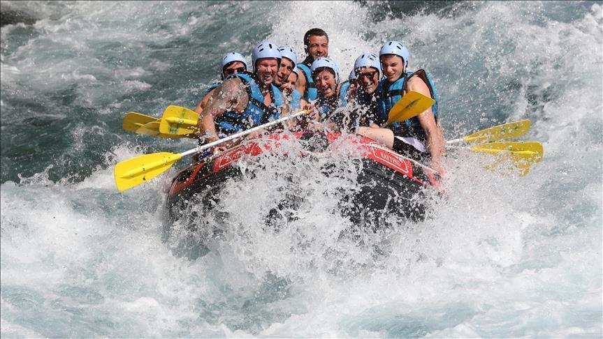 Turizmin başkenti Antalyada rafting heyecanı