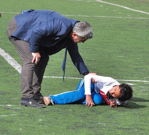 Bitlis’teki kros yarışmasında çocuk sporcular baygınlık geçirdi