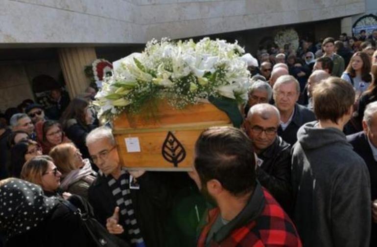 Ankarada ünlü iktisatçının büyük acısı Kızını gözyaşları ile toprağa verdi