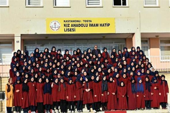 İmam Hatip Lisesi öğrencilerinden 10 Kasımda Atatürk imzası