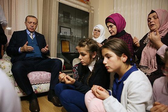 Cumhurbaşkanı Erdoğan, şehit Eren Bülbülün ailesini ziyaret etti