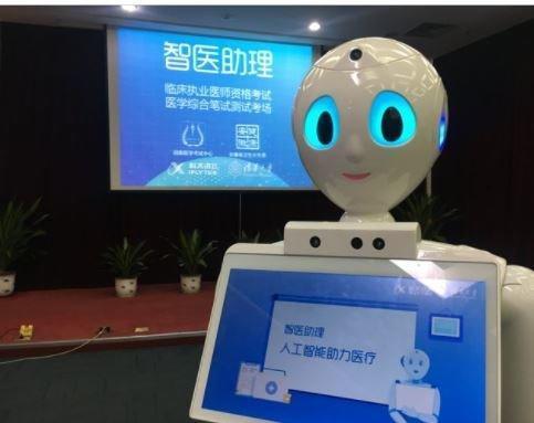 Çinde bir robot yazılı tıp sınavından geçer not aldı