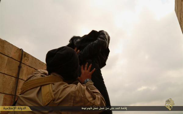 IŞİD eşcinselleri böyle öldürdü