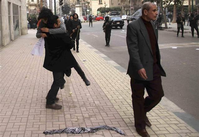 Mısırda kadın gösterici böyle öldürüldü