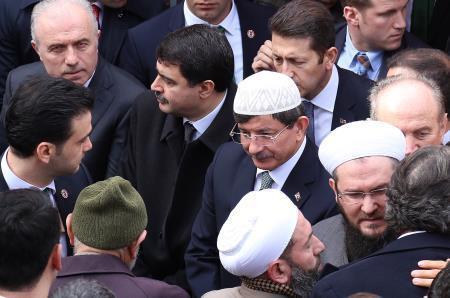 O cemaatin liderini Erdoğan aradı, Gül ziyaret etti