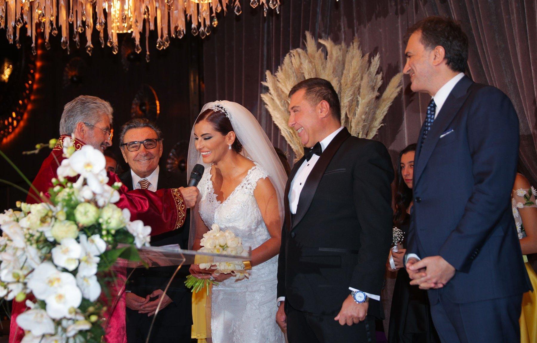 Hande Fırat ile Murat Özvardar evlendi