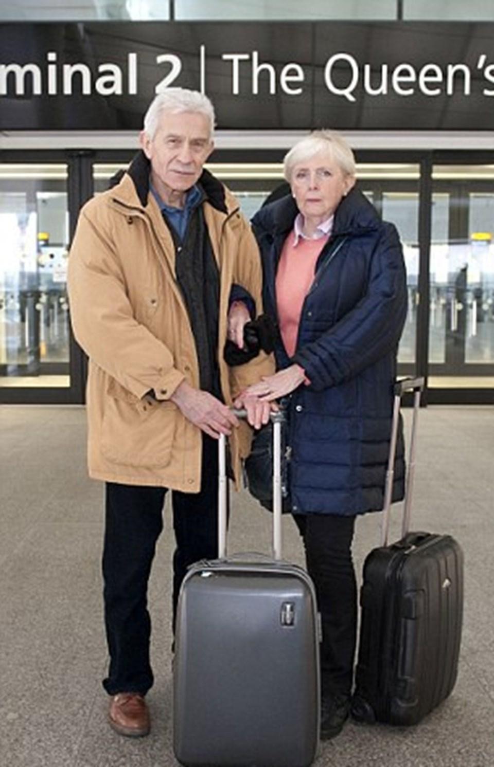 Havaalanında yaşayan çifte yardım yağdı
