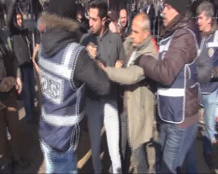İzmirde CHPli vekilin oğlu gözaltına alındı