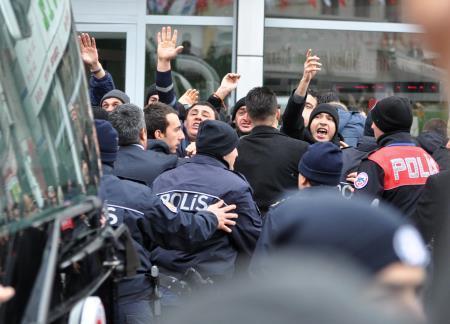 Sivasta Davutoğluna şok protesto