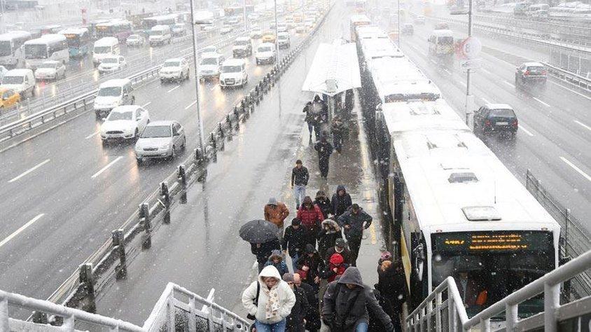 Meteoroloji saat verdi: Kar geliyor (İstanbul hava durumu)
