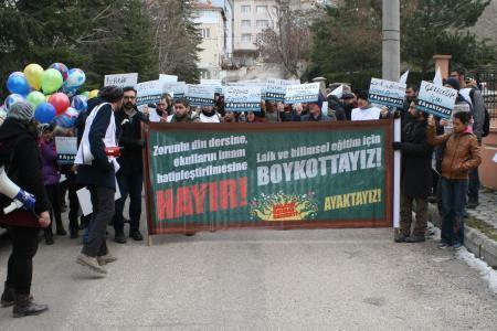 Türkiye genelinde zorunlu din eğitimi boykot ediliyor