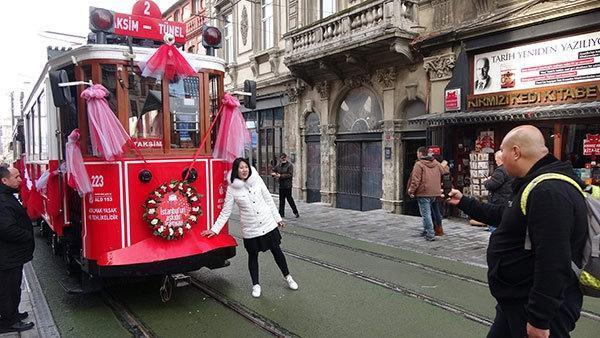 Nostaljik tramvay İstiklal Caddesinde sefere başladı