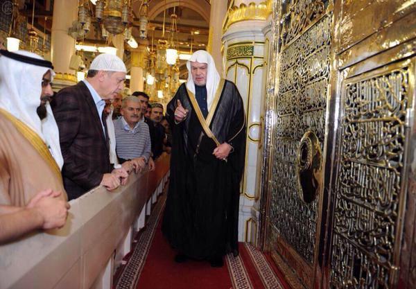 Erdoğan Hz. Muhammedin mezarını ziyaret etti