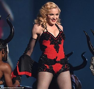 Madonna: Kadınlar bakire de olsa seks işçisi de olsa...