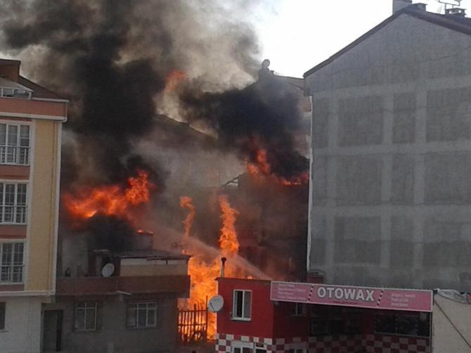 İstanbul Büyükçekmecede fabrika yangını