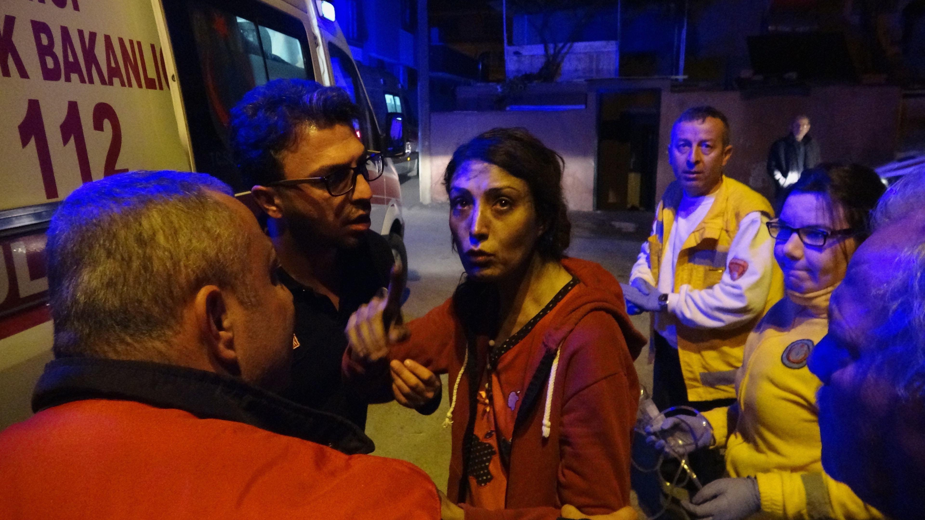 Adana’da yangın 4 kişi son anda kurtarıldı
